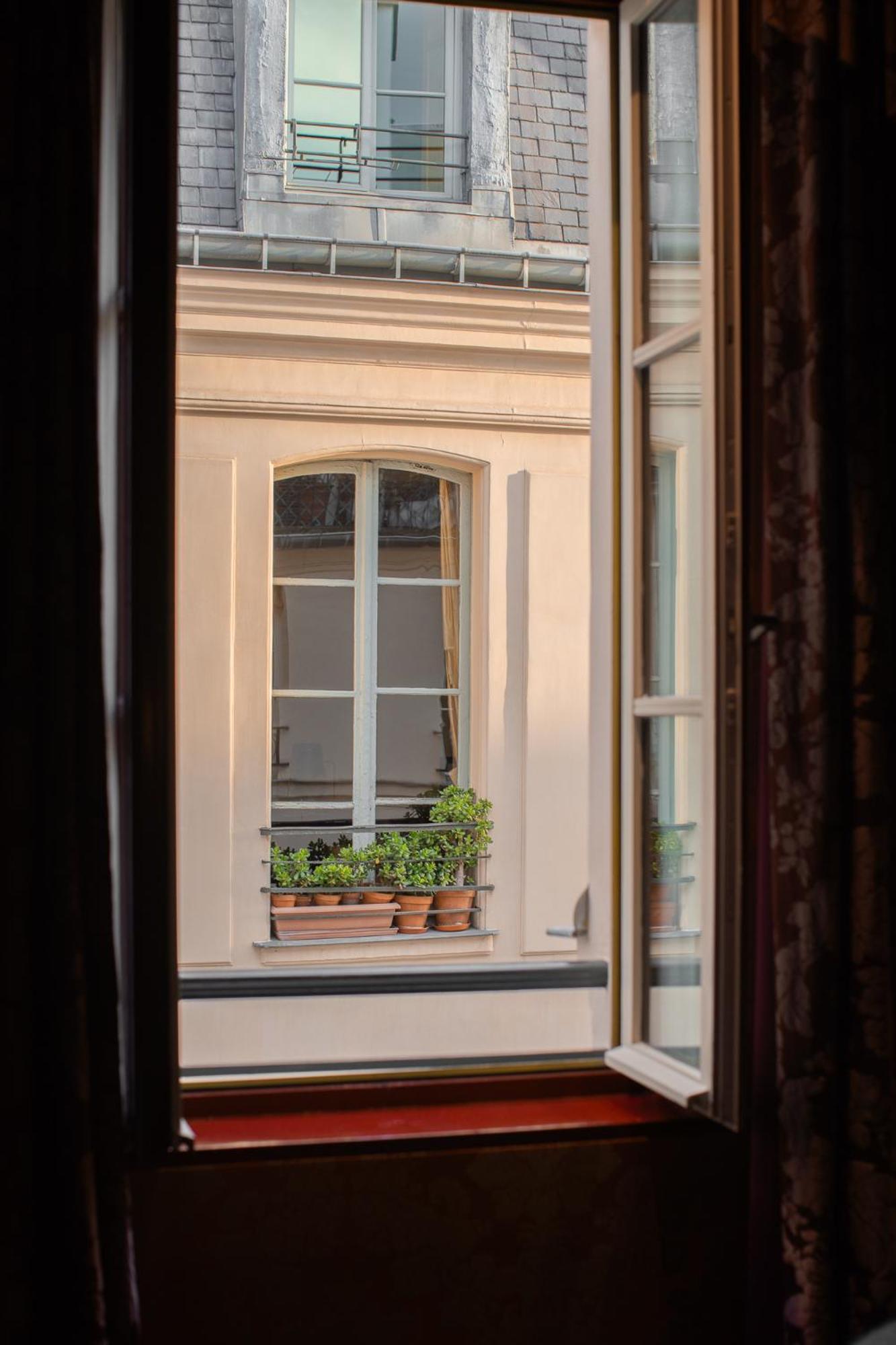 Hotel Du Petit Moulin Parijs
