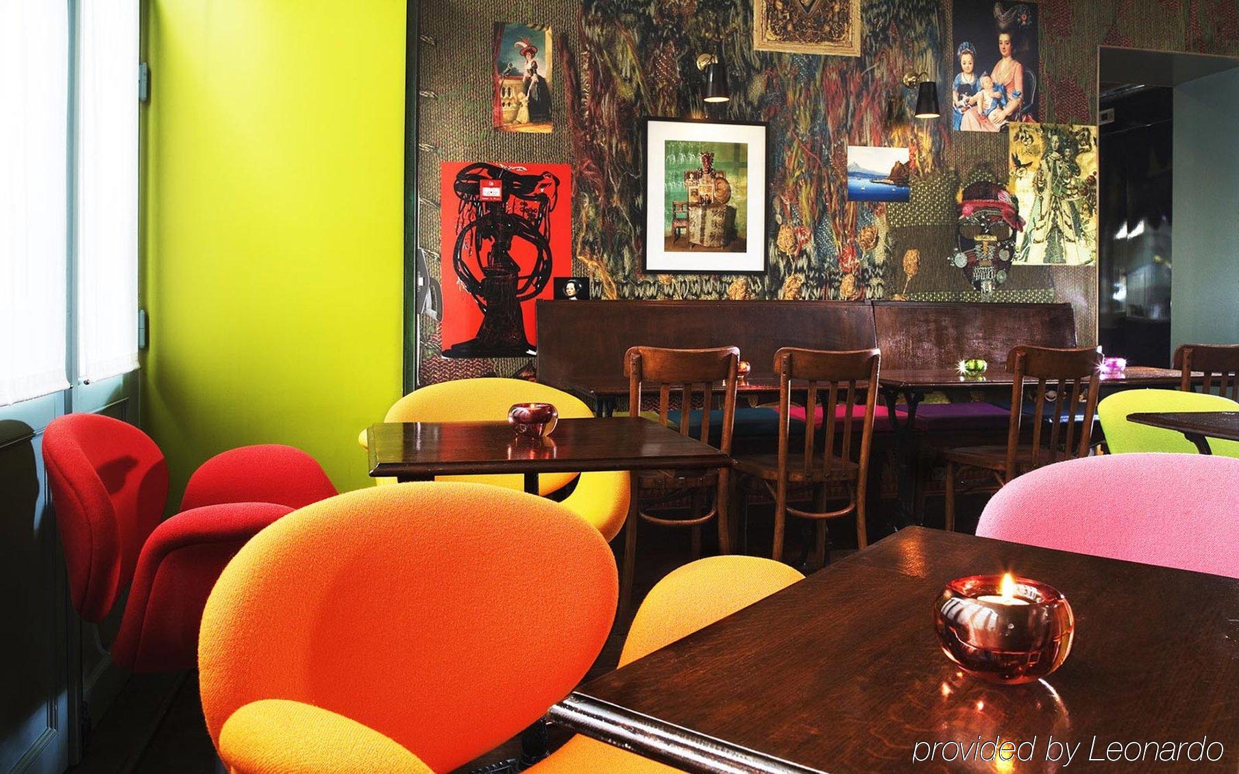 Du Petit Moulin Hotel Parijs